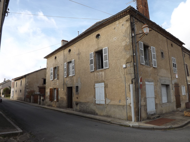 House in Bussière-Poitevine - Haute-Vienne - UNDER OFFER.. Charming ...