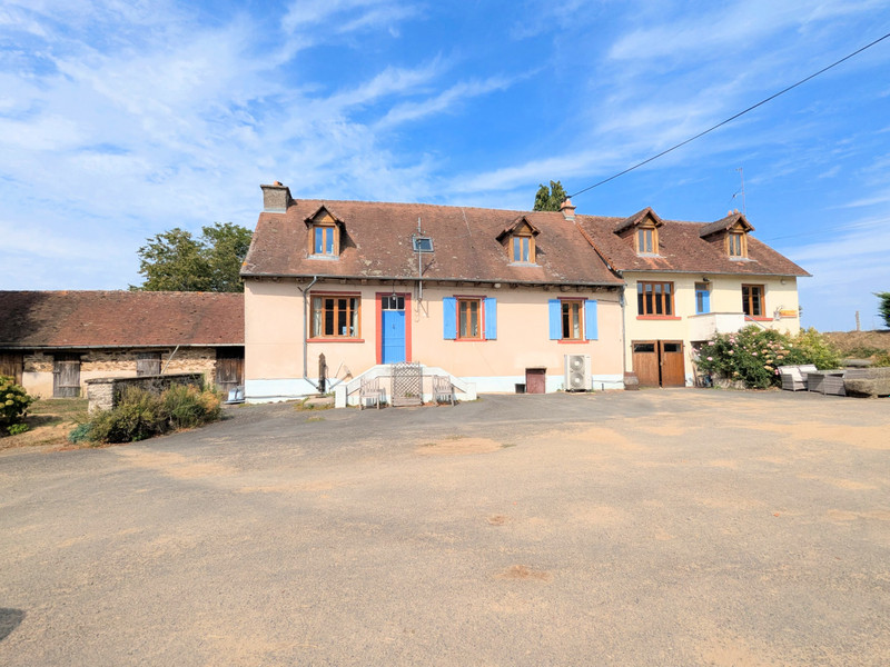 French property for sale in Saint-Yrieix-la-Perche, Haute-Vienne - €598,000 - photo 0