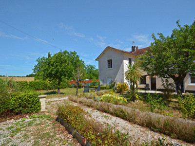 Maison à vendre à Limeyrat, Dordogne, Aquitaine, avec Leggett Immobilier