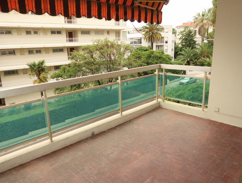 French property for sale in Nice, Alpes-Maritimes - €650,000 - photo 9