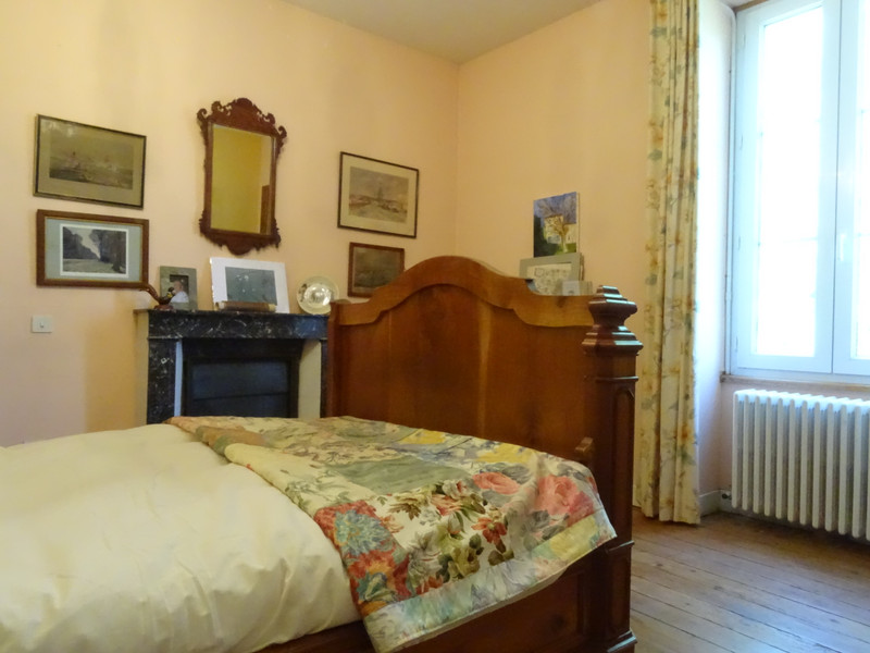French property for sale in Aigondigné, Deux-Sèvres - €299,500 - photo 8