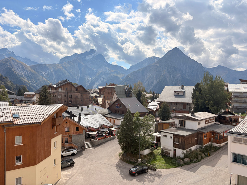 French property for sale in Les Deux Alpes, Isère - €650,000 - photo 9