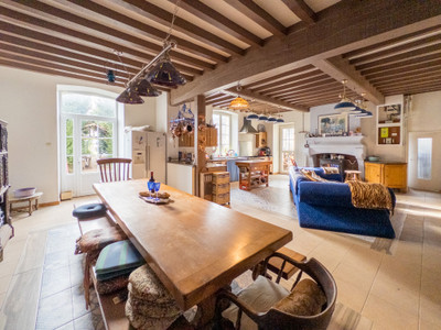 French property for sale in Bois, Charente-Maritime - €799,900 - photo 2