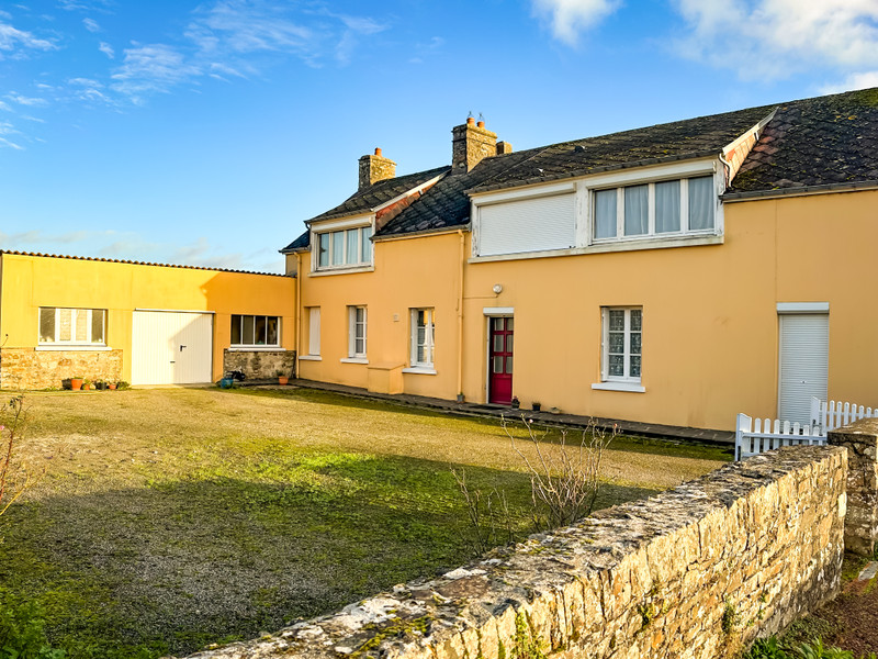 Maison à vendre à Saint-Nicolas-de-Pierrepont, Manche - 109.945 € - photo 1