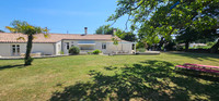 Maison à vendre à Longeville-sur-Mer, Vendée - 590.000 € - photo 2
