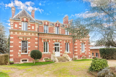 French property for sale in Esches, Oise - €949,000 - photo 6
