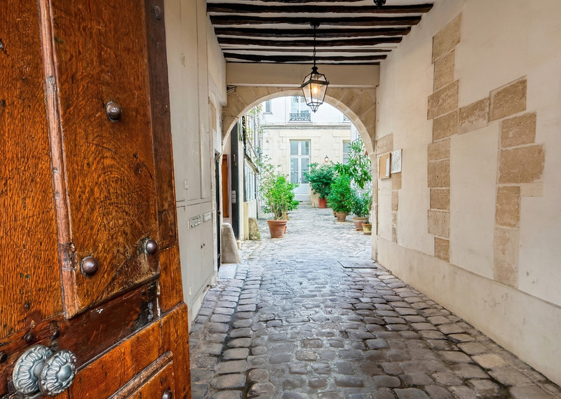 French property for sale in Paris 4e Arrondissement, Paris - €895,000 - photo 10