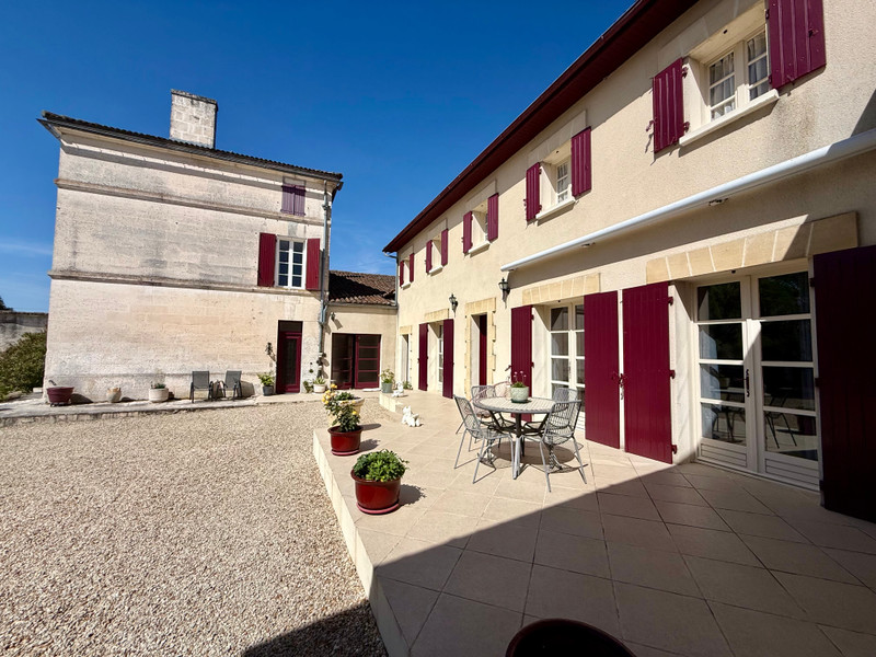 French property for sale in Val des Vignes, Charente - €561,800 - photo 3