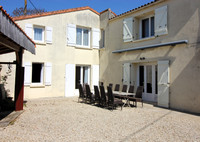 Maison à vendre à Charmé, Charente - 142.790 € - photo 4