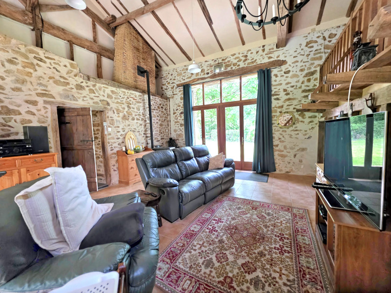 French property for sale in Saulgond, Charente - €205,000 - photo 2