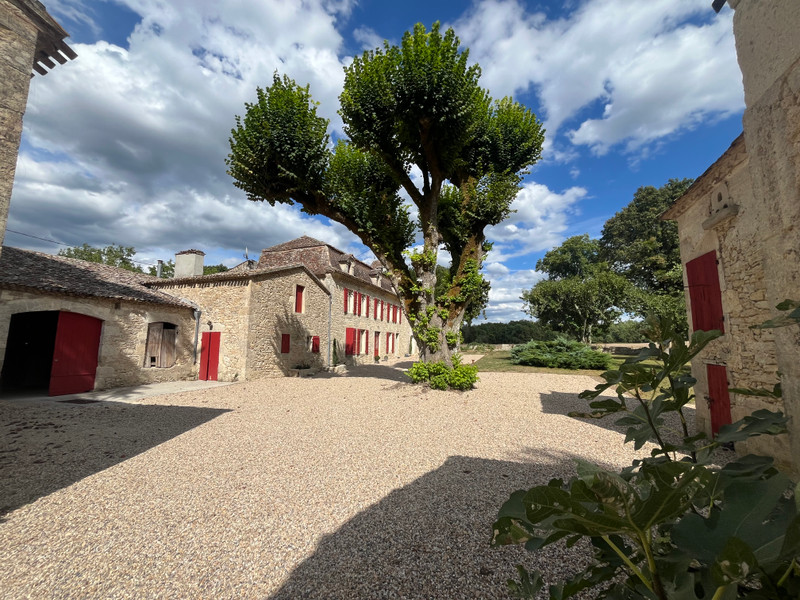 French property for sale in Fougueyrolles, Dordogne - €1,356,800 - photo 2