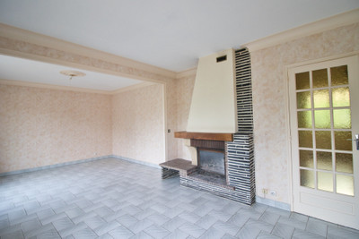 French property for sale in La Flèche, Sarthe - €241,500 - photo 2