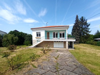 Maison à vendre à Magnac-sur-Touvre, Charente - 213 000 € - photo 1