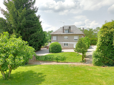 Maison à vendre à Argentat-sur-Dordogne, Corrèze, Limousin, avec Leggett Immobilier