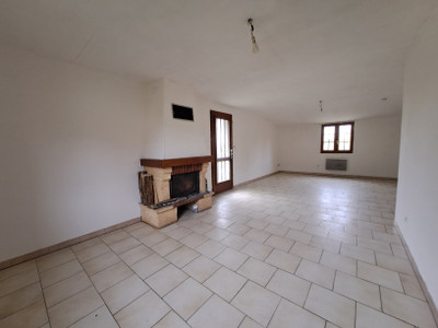 French property for sale in Vaumas, Allier - €99,660 - photo 2