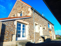 Maison à vendre à Lalizolle, Allier - 299.000 € - photo 1