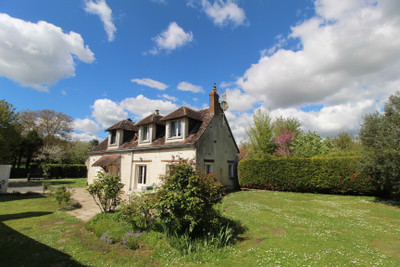 French property for sale in Azay-le-Ferron, Indre - €194,000 - photo 1