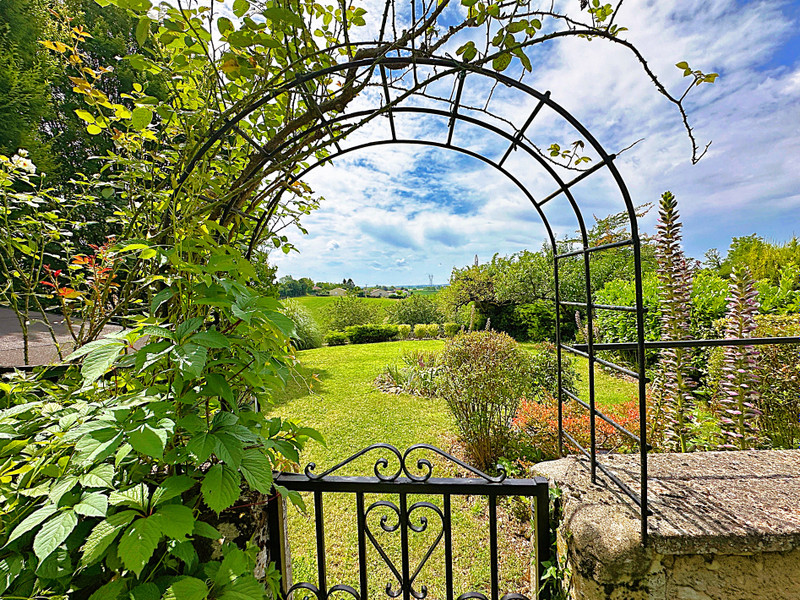 French property for sale in Bertric-Burée, Dordogne - €267,500 - photo 5