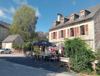 Commerce à vendre à Saint-Pardoux-la-Croisille, Corrèze, Limousin, avec Leggett Immobilier