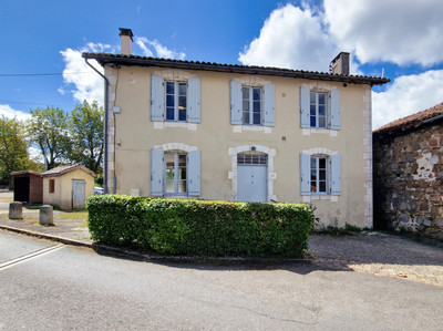 Maison à vendre à Lesterps, Charente, Poitou-Charentes, avec Leggett Immobilier