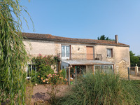 Maison à vendre à Paizay-Naudouin-Embourie, Charente - 128.000 € - photo 1