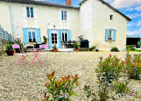 Propriété à vendre à Aubeterre-sur-Dronne, Charente - 205 000 € - photo n°1