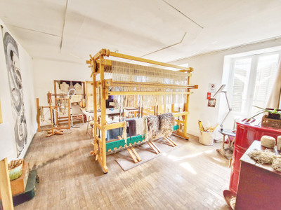 Immeuble à vendre à Aubusson, Creuse, Limousin, avec Leggett Immobilier