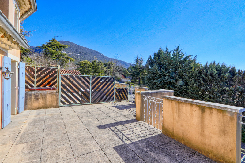 French property for sale in Rustrel, Vaucluse - €229,000 - photo 2