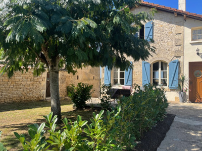Maison à vendre à Alloinay, Deux-Sèvres, Poitou-Charentes, avec Leggett Immobilier