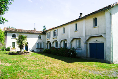 Maison à vendre à Fenioux, Deux-Sèvres, Poitou-Charentes, avec Leggett Immobilier