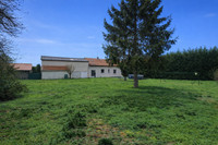 Propriété à vendre à Suaux, Charente - 178 950 € - photo n°10