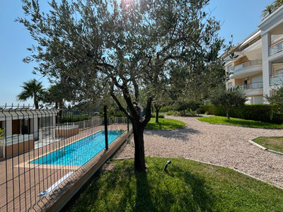 French property for sale in Roquebrune-Cap-Martin, Alpes-Maritimes - €369,000 - photo 1