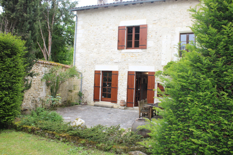 French property for sale in Chapdeuil, Dordogne - &#8364;299,950 - photo 2