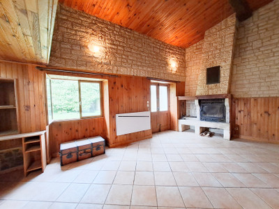 French property for sale in Longré, Charente - €71,500 - photo 3