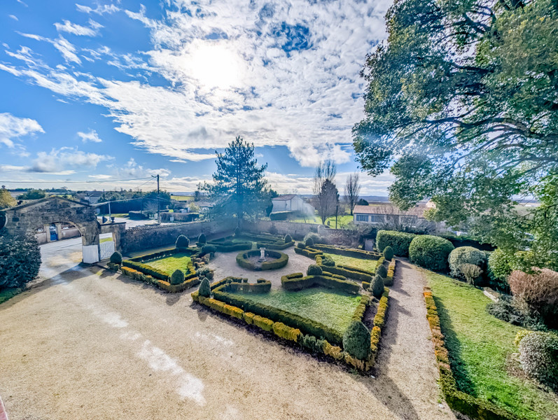 French property for sale in Lorignac, Charente-Maritime - €798,000 - photo 9