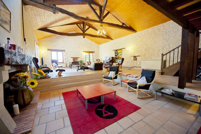 French property for sale in Salles-Lavalette, Charente - €349,800 - photo 4