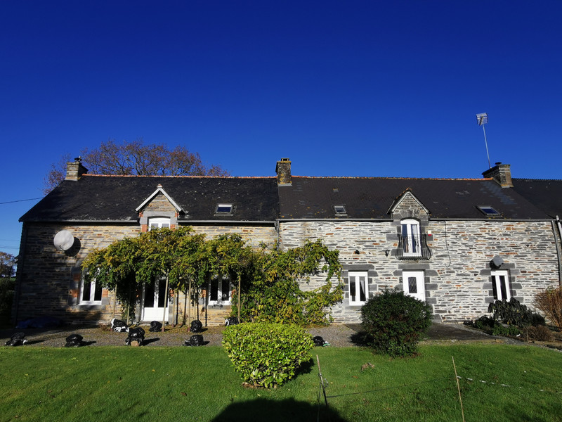 French property for sale in La Gacilly, Morbihan - €370,900 - photo 0