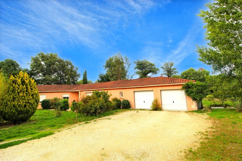 Propriété à vendre à Chabanais, Charente - 290 000 €