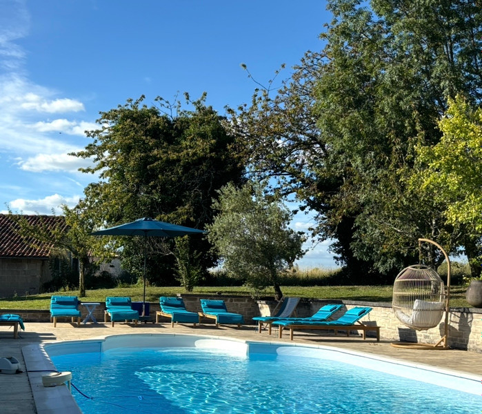 French property for sale in Lignières-Sonneville, Charente - €370,000 - photo 6