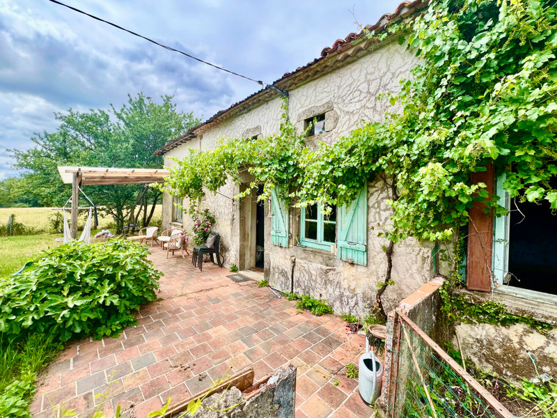 French property for sale in Bussière-Badil, Dordogne - €79,000 - photo 1