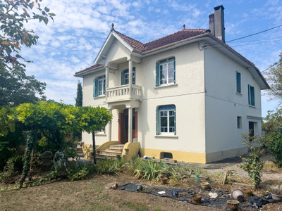 French property for sale in Loubès-Bernac, Lot-et-Garonne - €365,700 - photo 1