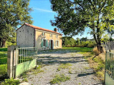 Maison à vendre à Abzac, Charente, Poitou-Charentes, avec Leggett Immobilier