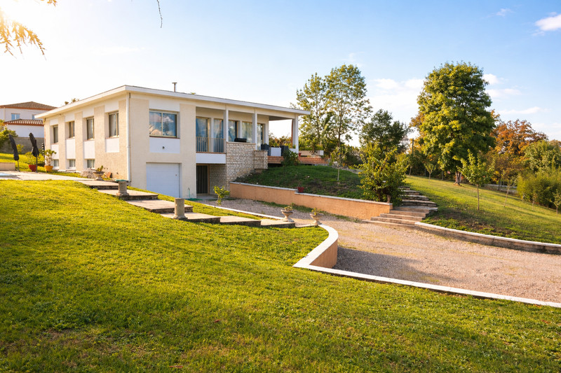 Propriété à vendre à Sainte-Livrade-sur-Lot, Lot-et-Garonne - 375 000 €