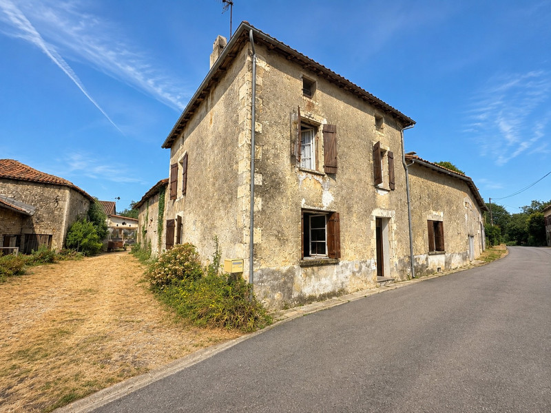 French property for sale in Chassiecq, Charente - €70,000 - photo 14