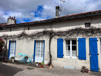 Maison à vendre à La Chapelle-Bâton, Vienne - 114.450 € - photo 1