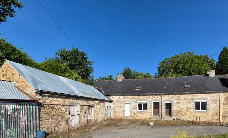 French property for sale in Saint-Carreuc, Côtes-d'Armor - €111,180 - photo 0