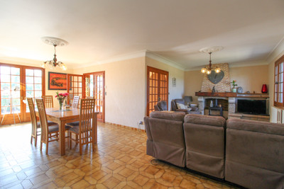 French property for sale in Chabrac, Charente - €267,500 - photo 2