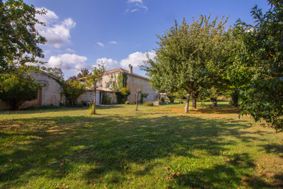 Maison à vendre à Vars, Charente, Poitou-Charentes, avec Leggett Immobilier