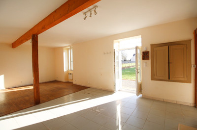 French property for sale in Villemain, Deux-Sèvres - €109,000 - photo 2