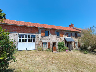 French property for sale in Auzances, Creuse - €82,500 - photo 2